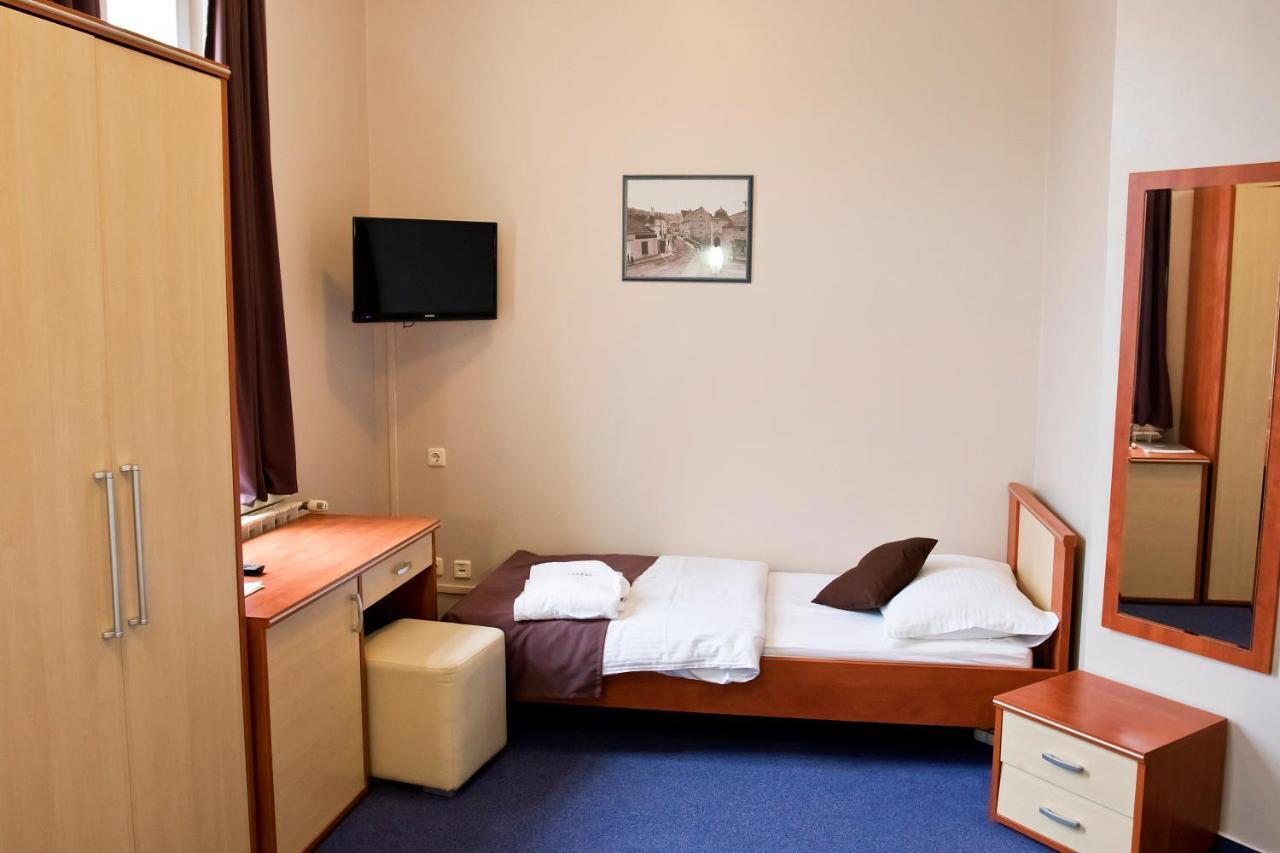 Hotel Pakrac Esterno foto